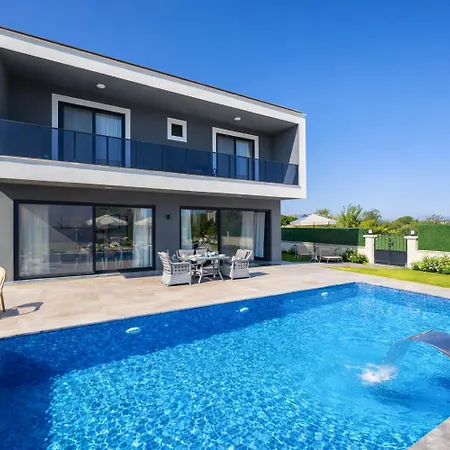 Grand Yasar 3 Villa